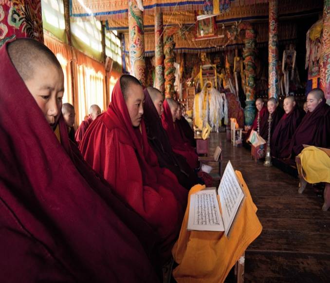 http://polpix.sueddeutsche.com/bild/1.1517629.1352368484/900x600/bildband-shangrila-tibet-kloster-gandze.jpg
